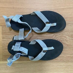 Flip flop ankle strap Tevas (size 9)